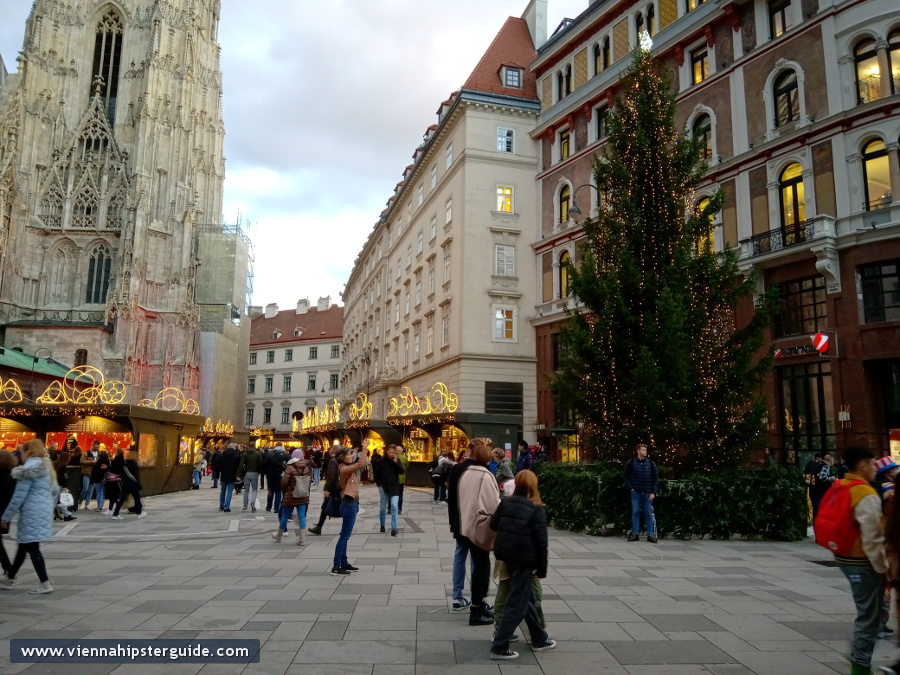 Stephansplatz Weihnachtsmarkt / Christmas market, Vienna - Wien