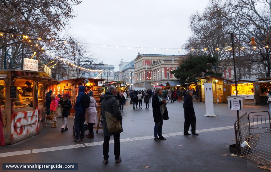Karlsplatz Weihnachtsmarkt / Christmas market and art fair, Vienna - Wien