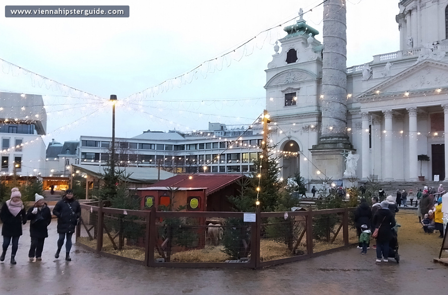 Karlsplatz Weihnachtsmarkt / Christmas market and art fair, Vienna - Wien