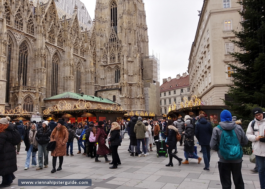 Stephansplatz Weihnachtsmarkt / Christmas market, Vienna - Wien