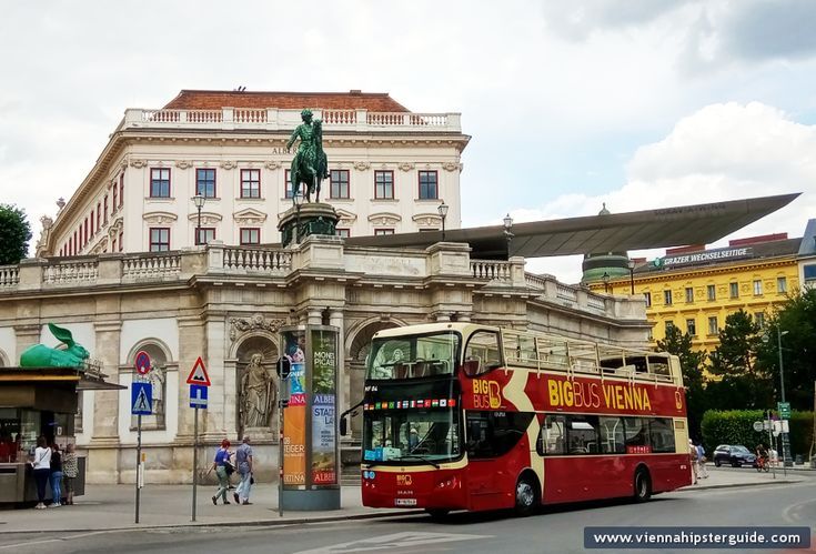 Bigbus sightseeing tour at Albertina Museum in Vienna, Austria - Wien